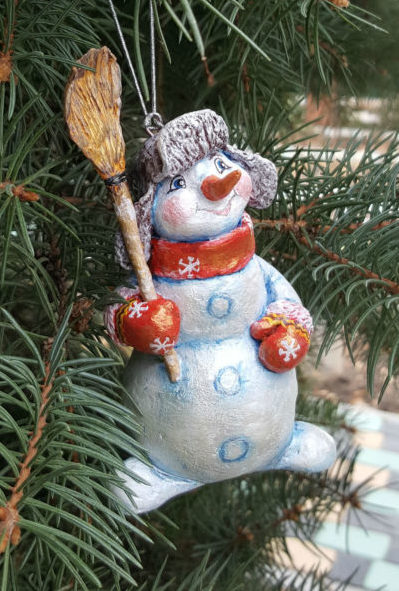 Снеговик на Новый год своими руками из подручных материалов шаг 50