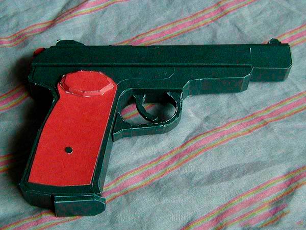Модель пистолета Макарова из бумаги