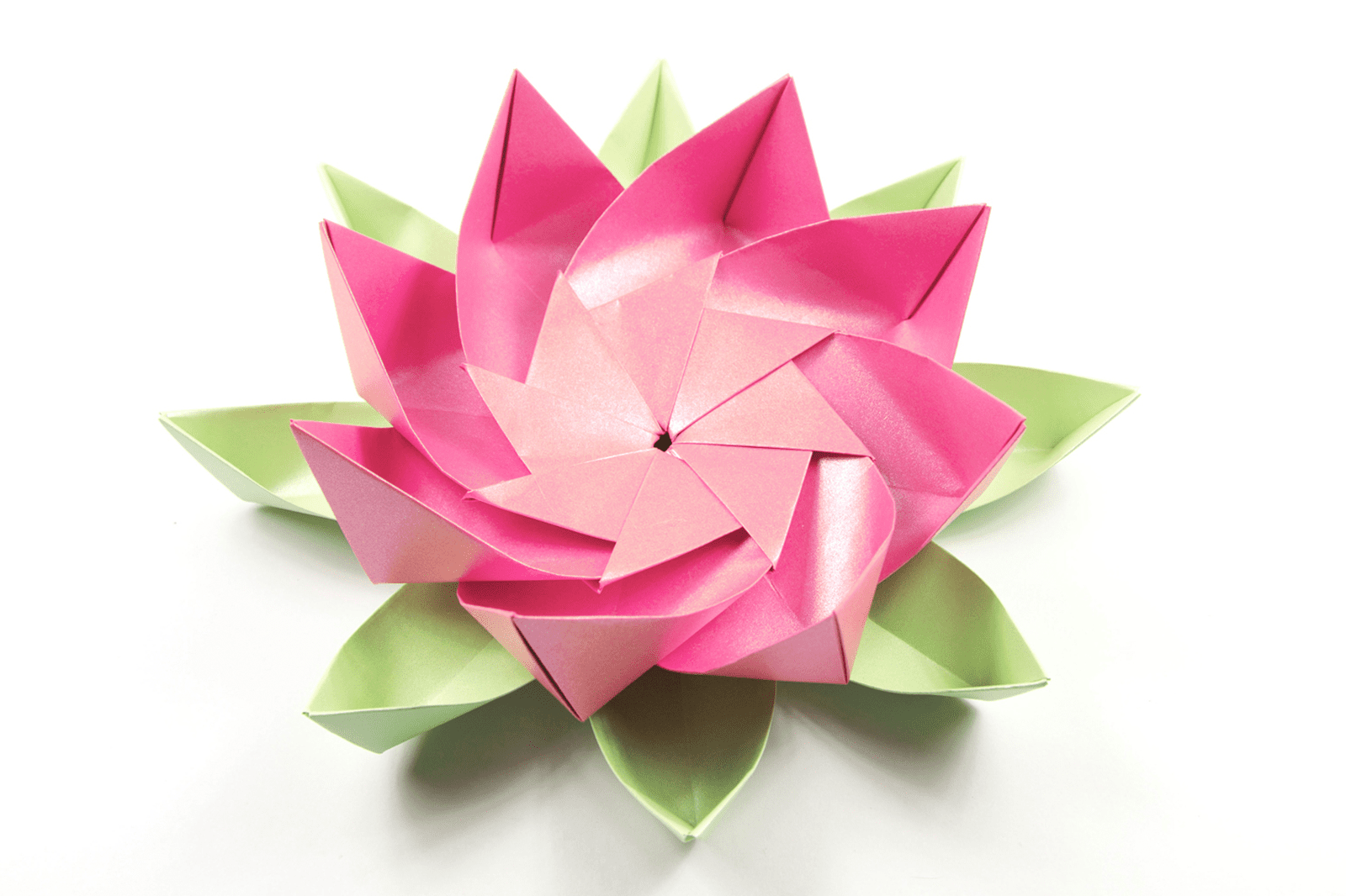 Лотос в стиле оригами