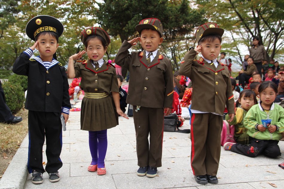 Фотосессия детей в военной форме