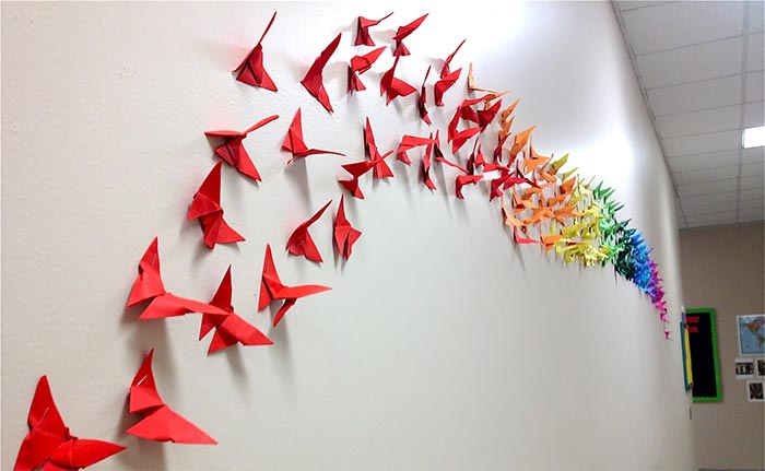 На картинке изображено - Искусство оригами: фигурки из бумаги своими руками, рис оригами на стене