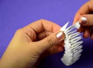 поделка-оригами-из-бумаги-схемы-и-пошаговая-инструкция-для-начинающих-мастеров-155-1-300x222.jpg