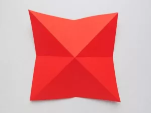 поделка-оригами-из-папира-схемы-и-пошаговая-инструкция-для-начинающих-мастеров-2-300x225.webp