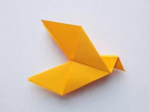поделка-оригами-из-папира-схемы-и-пошаговая-инструкция-для-начинающих-мастеров-48-300x225.webp
