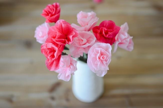 Красивые розы из гофрированной бумаги